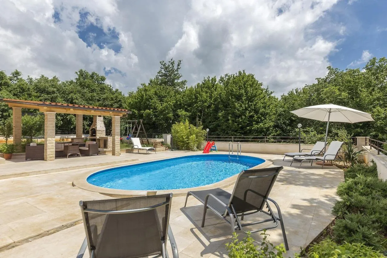 Luxury Experience In Villa Lucia With Heated Pool And Play Station 4 Vodnjan 0*,  Croatia