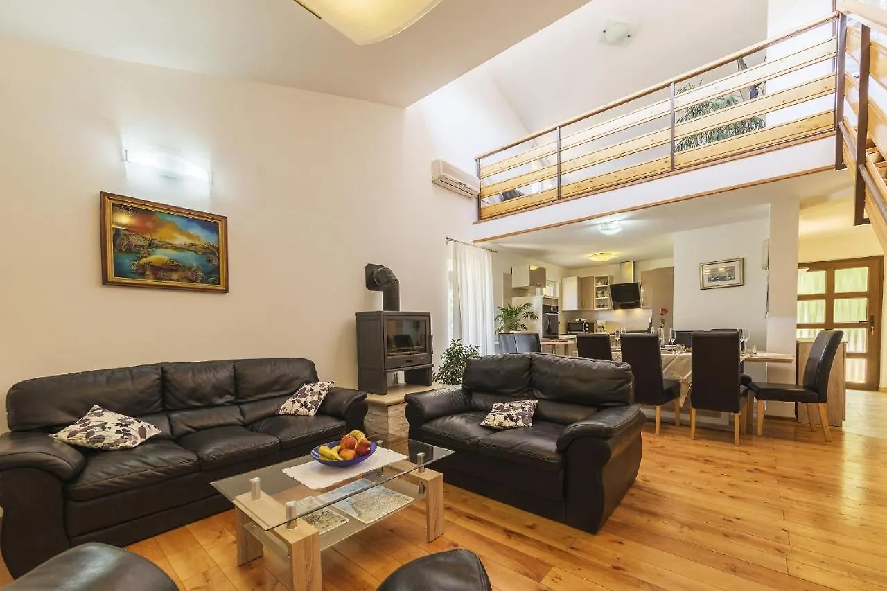 Luxury Experience In Villa Lucia With Heated Pool And Play Station 4 Vodnjan