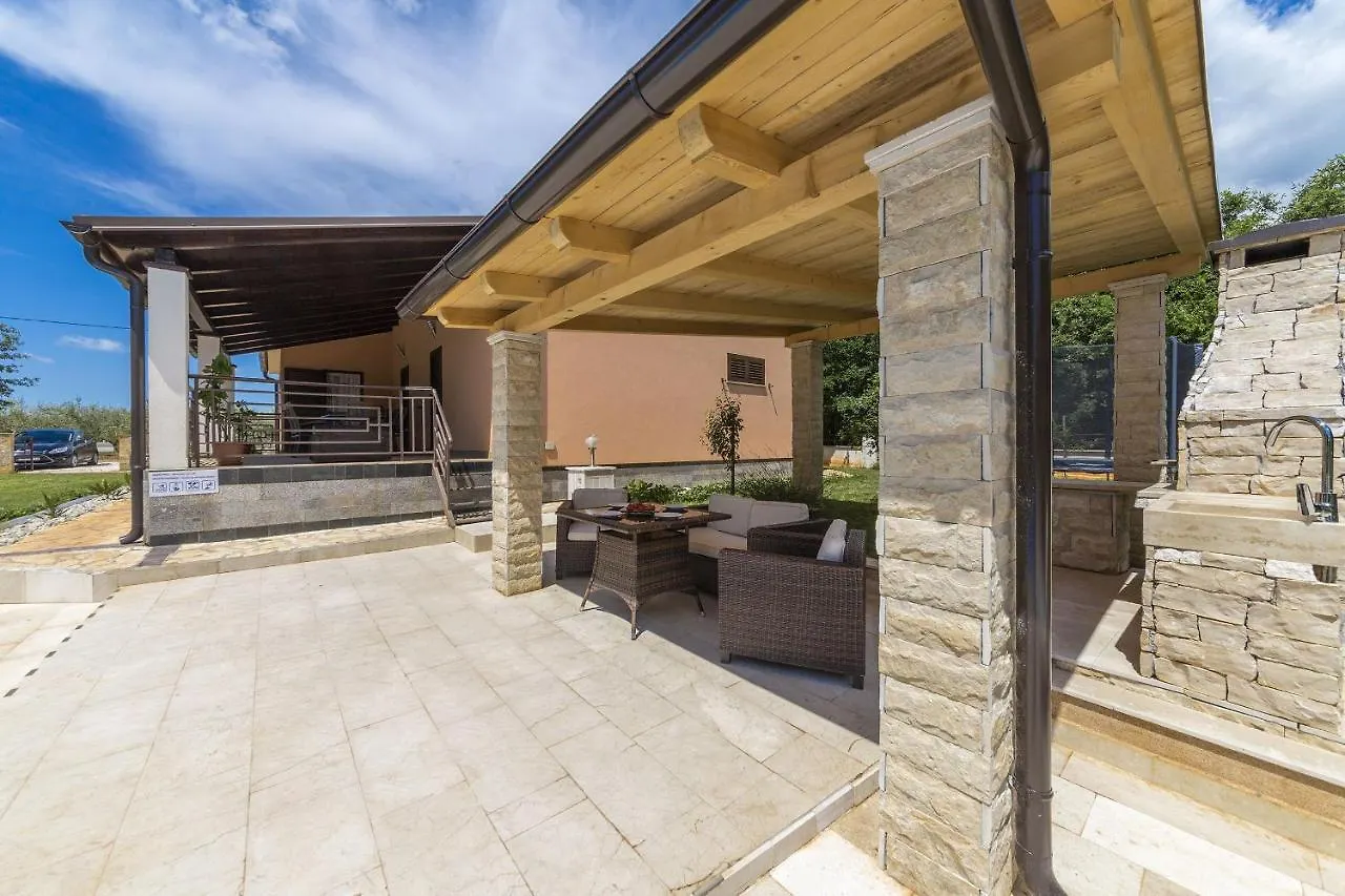 Luxury Experience In Villa Lucia With Heated Pool And Play Station 4 Vodnjan