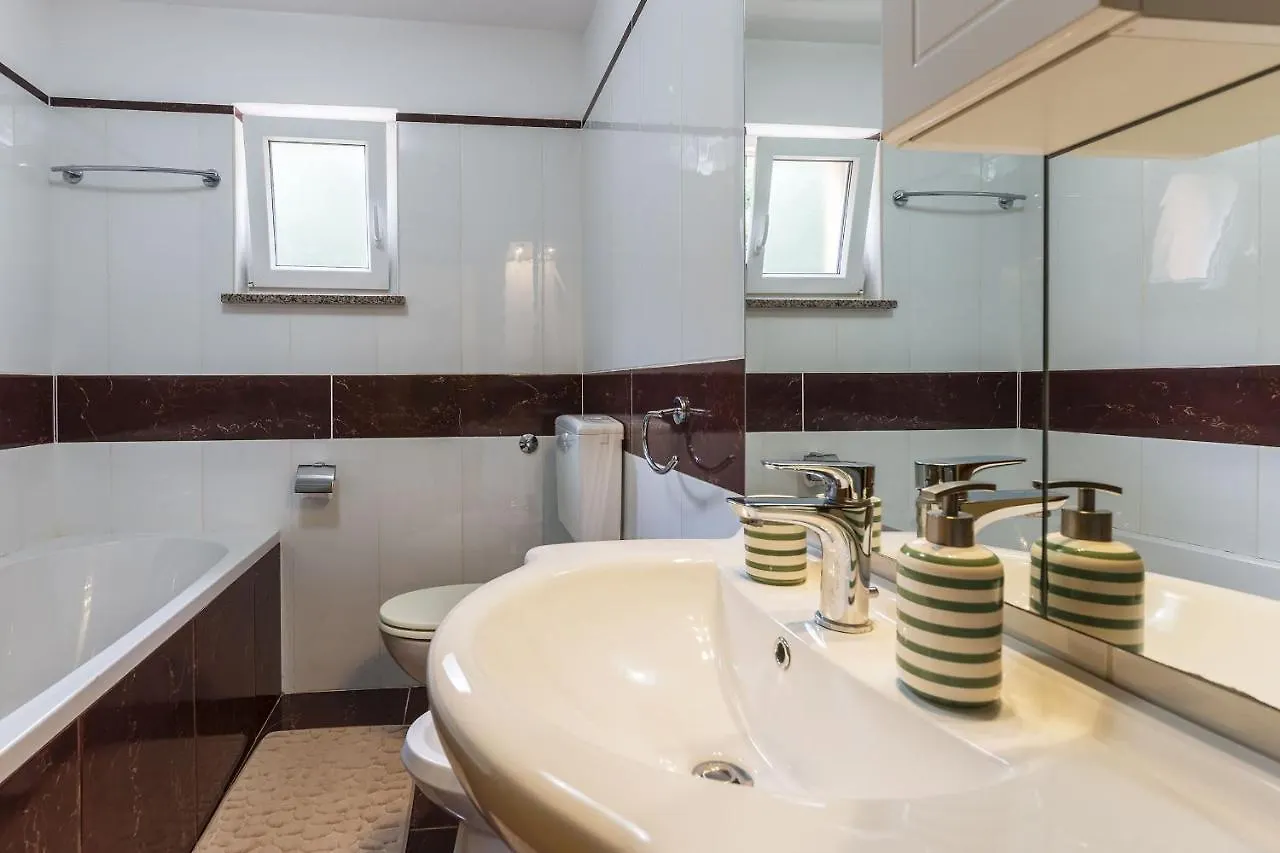 Luxury Experience In Villa Lucia With Heated Pool And Play Station 4 Vodnjan