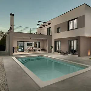 45 Villa